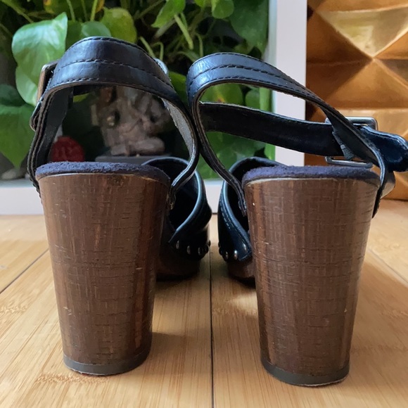 WHITE MOUNTAIN ANKLE STRAP PLATFORMS - Picture 5 of 7